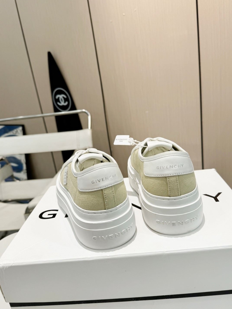 Givenchy Sneakers